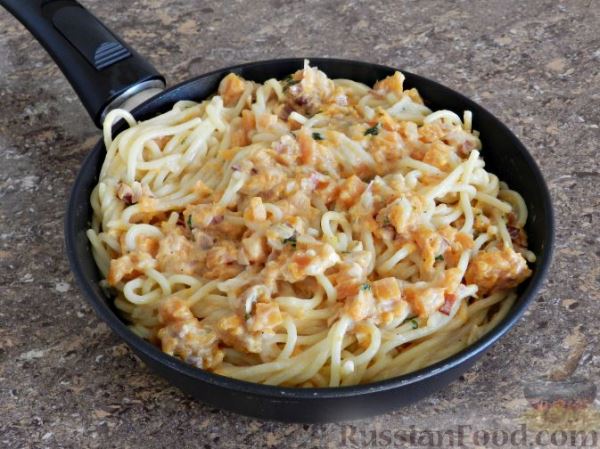 Спагетти в тыквенном соусе с беконом