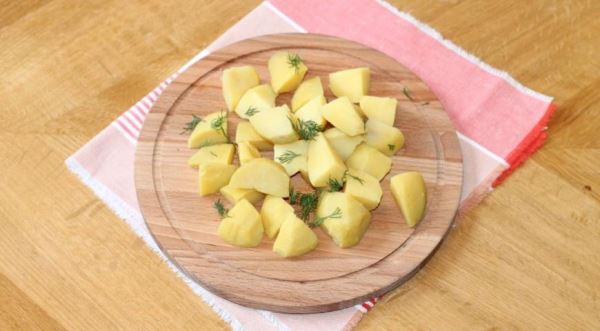Картофельный салат с  маринованными опятами