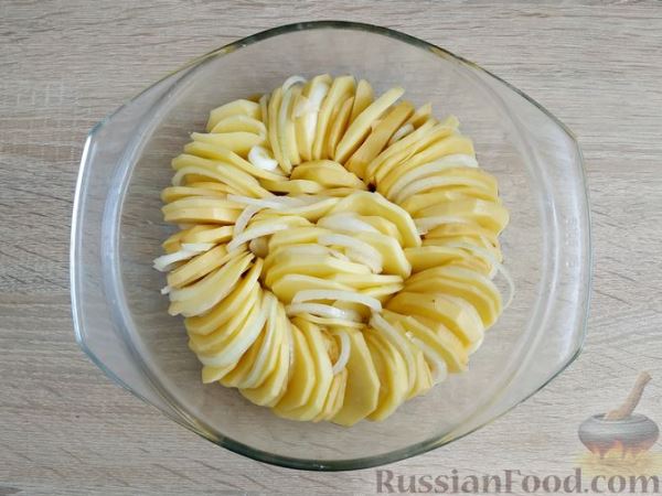 Картофель под сырно-грибным соусом (в духовке)
