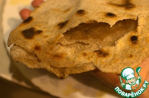 Ржано-пшеничная лепешка с начинкой из индейки