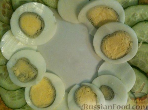 Салат из редьки, огурцов и яиц